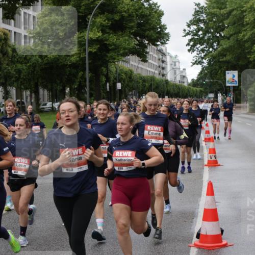 14.06.2026 - REWE Women's Run Jannik Wohlers http://msf.ph/oto/9814414 14.06.2026 10:40:49 Laufen 5417, 5601, 7, 5546, 7, 5445, 5928 meine-sportfotos.de