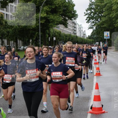 14.06.2026 - REWE Women's Run Jannik Wohlers http://msf.ph/oto/9814415 14.06.2026 10:40:49 Laufen 5417, 5601, 5546, 7, 5445, 7, 5928 meine-sportfotos.de