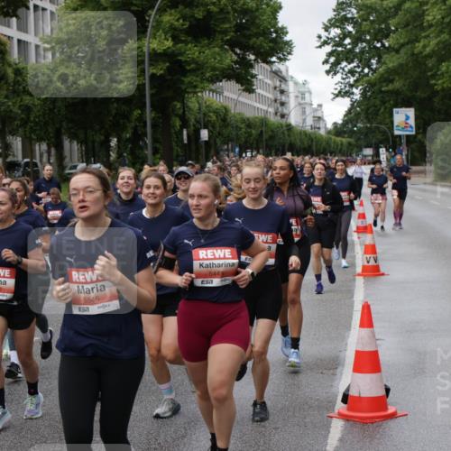 14.06.2026 - REWE Women's Run Jannik Wohlers http://msf.ph/oto/9814418 14.06.2026 10:40:49 Laufen 5417, 657, 5601, 5546, 544, 7 meine-sportfotos.de