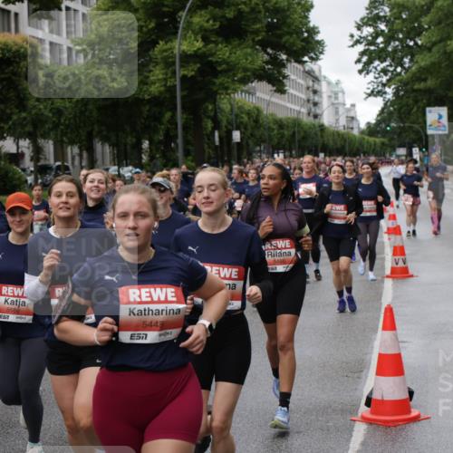 14.06.2026 - REWE Women's Run Jannik Wohlers http://msf.ph/oto/9814426 14.06.2026 10:40:50 Laufen 5586, 7, 5445, 57, 486 meine-sportfotos.de