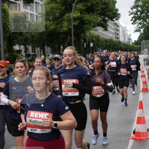14.06.2026 - REWE Women's Run Jannik Wohlers http://msf.ph/oto/9814431 14.06.2026 10:40:50 Laufen 5282, 5586, 5445, 57, 57, 5341, 5928, 7, 5486 meine-sportfotos.de