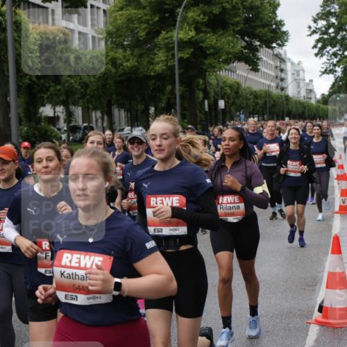 14.06.2026 - REWE Women's Run Jannik Wohlers http://msf.ph/oto/9814432 14.06.2026 10:40:51 Laufen 5282, 57, 5586, 57, 5445, 7, 5928, 5486 meine-sportfotos.de
