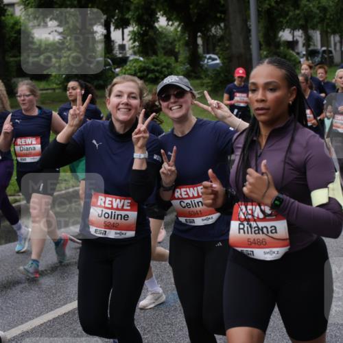 14.06.2026 - REWE Women's Run Jannik Wohlers http://msf.ph/oto/9814437 14.06.2026 10:40:52 Laufen 82, 5849, 5242, 7, 5341, 5486, 57 meine-sportfotos.de