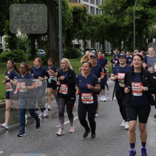 14.06.2026 - REWE Women's Run Jannik Wohlers http://msf.ph/oto/9814445 14.06.2026 10:40:53 Laufen 7, 5078 meine-sportfotos.de