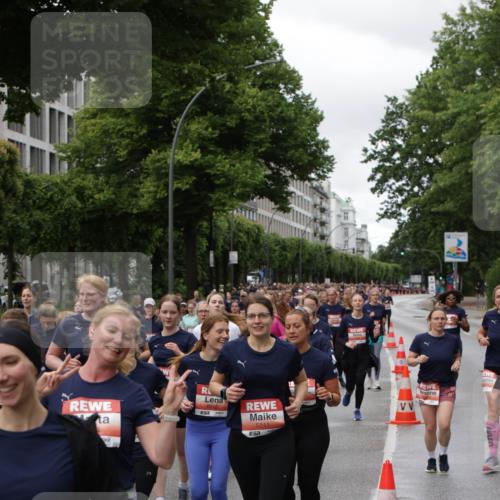 14.06.2026 - REWE Women's Run Jannik Wohlers http://msf.ph/oto/9814453 14.06.2026 10:40:56 Laufen 6006, 57, 51, 5241, 7 meine-sportfotos.de