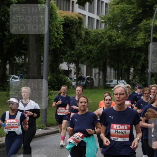 14.06.2026 - REWE Women's Run Jannik Wohlers http://msf.ph/oto/9814476 14.06.2026 10:41:03 Laufen 5482, 57, 5283, 5447, 7 meine-sportfotos.de