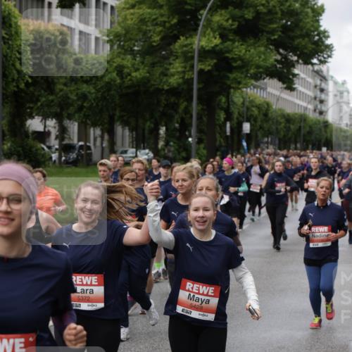 14.06.2026 - REWE Women's Run Jannik Wohlers http://msf.ph/oto/9814481 14.06.2026 10:41:05 Laufen 91, 5372, 7, 5428 meine-sportfotos.de