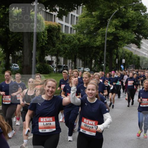 14.06.2026 - REWE Women's Run Jannik Wohlers http://msf.ph/oto/9814489 14.06.2026 10:41:05 Laufen 5372, 7, 5428, 7 meine-sportfotos.de