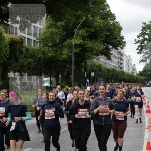 14.06.2026 - REWE Women's Run Jannik Wohlers http://msf.ph/oto/9814514 14.06.2026 10:41:10 Laufen 5745, 5743, 7 meine-sportfotos.de