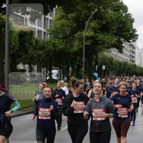 14.06.2026 - REWE Women's Run Jannik Wohlers http://msf.ph/oto/9814519 14.06.2026 10:41:10 Laufen 5745, 57, 5743, 57, 5744, 57, 5204 meine-sportfotos.de