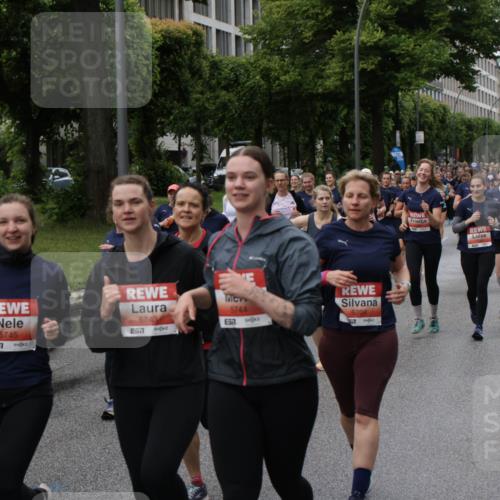14.06.2026 - REWE Women's Run Jannik Wohlers http://msf.ph/oto/9814524 14.06.2026 10:41:11 Laufen 5745, 7, 5743, 5744, 5204 meine-sportfotos.de