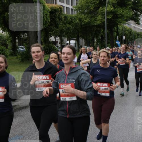 14.06.2026 - REWE Women's Run Jannik Wohlers http://msf.ph/oto/9814526 14.06.2026 10:41:12 Laufen 5185, 5745, 57, 5743, 57, 5744, 51, 5204 meine-sportfotos.de
