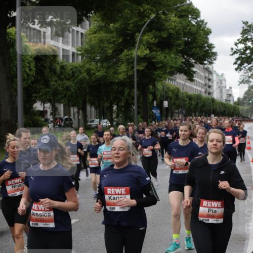14.06.2026 - REWE Women's Run Jannik Wohlers http://msf.ph/oto/9814560 14.06.2026 10:41:18 Laufen 5295, 5177, 57, 57, 5992, 7 meine-sportfotos.de