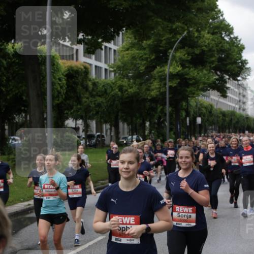 14.06.2026 - REWE Women's Run Jannik Wohlers http://msf.ph/oto/9814570 14.06.2026 10:41:19 Laufen 5765, 6000 meine-sportfotos.de