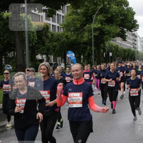 14.06.2026 - REWE Women's Run Jannik Wohlers http://msf.ph/oto/9814594 14.06.2026 10:41:25 Laufen 5522, 57, 7, 00, 517, 5666, 901 meine-sportfotos.de