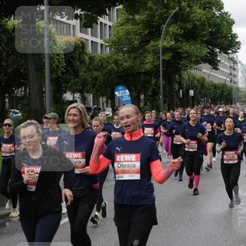 14.06.2026 - REWE Women's Run Jannik Wohlers http://msf.ph/oto/9814595 14.06.2026 10:41:25 Laufen 7, 00, 616, 5517, 5555, 6577 meine-sportfotos.de