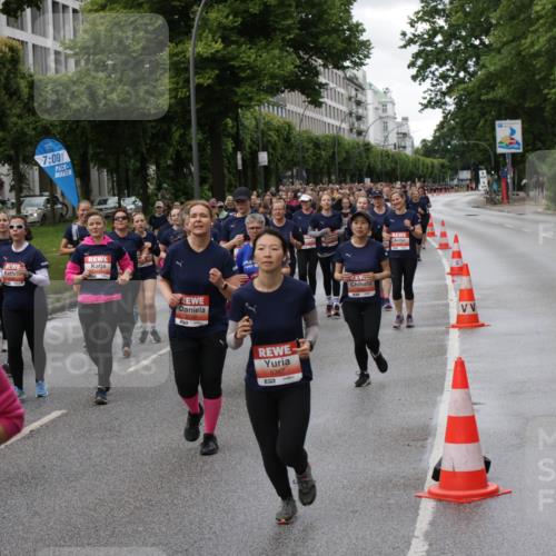 14.06.2026 - REWE Women's Run Jannik Wohlers http://msf.ph/oto/9814601 14.06.2026 10:41:26 Laufen 7, 00, 5367, 57 meine-sportfotos.de