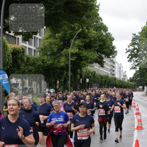 14.06.2026 - REWE Women's Run Jannik Wohlers http://msf.ph/oto/9814609 14.06.2026 10:41:28 Laufen 7, 00, 5268, 5897, 57 meine-sportfotos.de