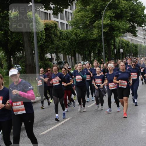 14.06.2026 - REWE Women's Run Jannik Wohlers http://msf.ph/oto/9814640 14.06.2026 10:41:35 Laufen 6022, 557, 6068, 51 meine-sportfotos.de