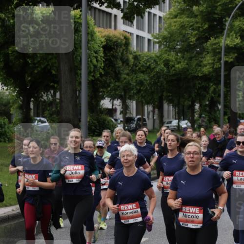 14.06.2026 - REWE Women's Run Jannik Wohlers http://msf.ph/oto/9814649 14.06.2026 10:41:37 Laufen 5119, 517, 57, 5221, 57, 5236, 657, 520, 7 meine-sportfotos.de