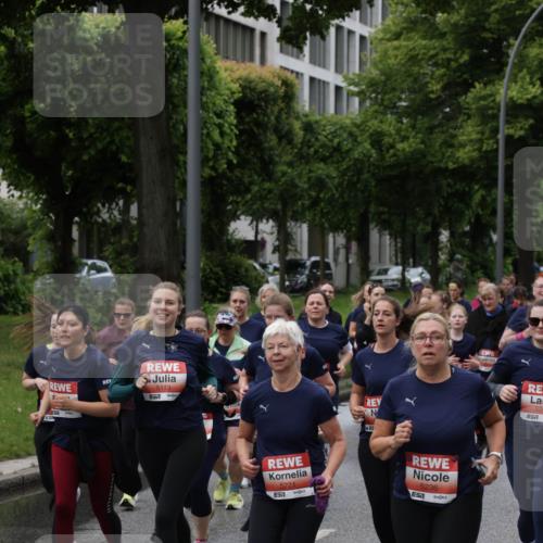 14.06.2026 - REWE Women's Run Jannik Wohlers http://msf.ph/oto/9814650 14.06.2026 10:41:37 Laufen 5119, 7, 5221, 57, 5236, 7 meine-sportfotos.de