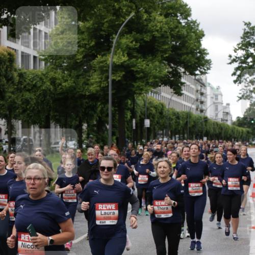14.06.2026 - REWE Women's Run Jannik Wohlers http://msf.ph/oto/9814652 14.06.2026 10:41:37 Laufen 5236, 57, 5203, 7, 5232 meine-sportfotos.de