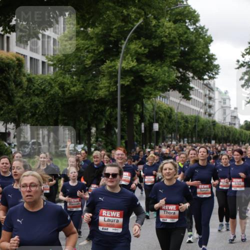 14.06.2026 - REWE Women's Run Jannik Wohlers http://msf.ph/oto/9814655 14.06.2026 10:41:38 Laufen 5236, 5203, 57, 5232, 57 meine-sportfotos.de