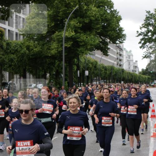 14.06.2026 - REWE Women's Run Jannik Wohlers http://msf.ph/oto/9814659 14.06.2026 10:41:39 Laufen 5206, 5203, 5232, 7 meine-sportfotos.de