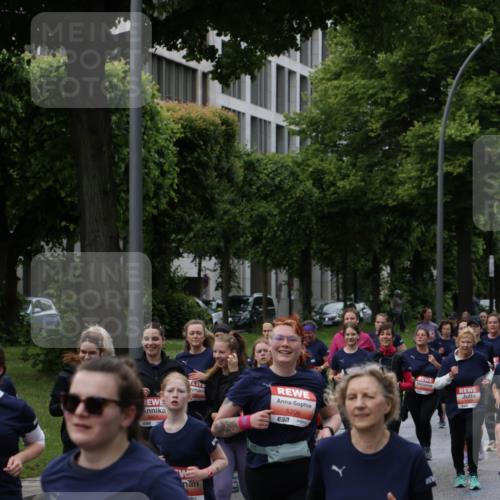 14.06.2026 - REWE Women's Run Jannik Wohlers http://msf.ph/oto/9814663 14.06.2026 10:41:39 Laufen 6203, 5206, 5232, 57 meine-sportfotos.de