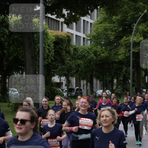 14.06.2026 - REWE Women's Run Jannik Wohlers http://msf.ph/oto/9814664 14.06.2026 10:41:39 Laufen 5206, 57, 6203, 5808, 5232, 51 meine-sportfotos.de