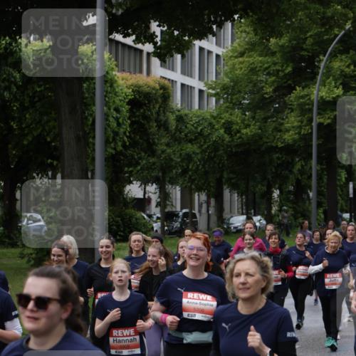 14.06.2026 - REWE Women's Run Jannik Wohlers http://msf.ph/oto/9814665 14.06.2026 10:41:39 Laufen 5808, 5206, 5232 meine-sportfotos.de