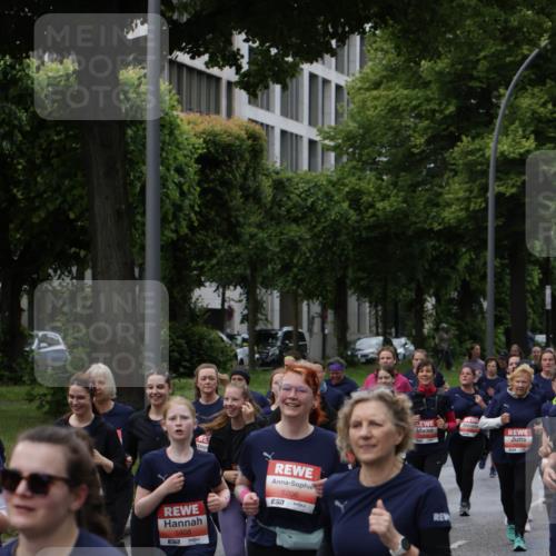 14.06.2026 - REWE Women's Run Jannik Wohlers http://msf.ph/oto/9814666 14.06.2026 10:41:39 Laufen 6203, 5808, 5206, 7, 5232, 657 meine-sportfotos.de