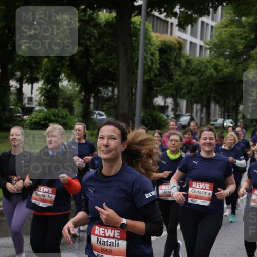 14.06.2026 - REWE Women's Run Jannik Wohlers http://msf.ph/oto/9814672 14.06.2026 10:41:42 Laufen 5974, 5968, 7, 5639, 57 meine-sportfotos.de