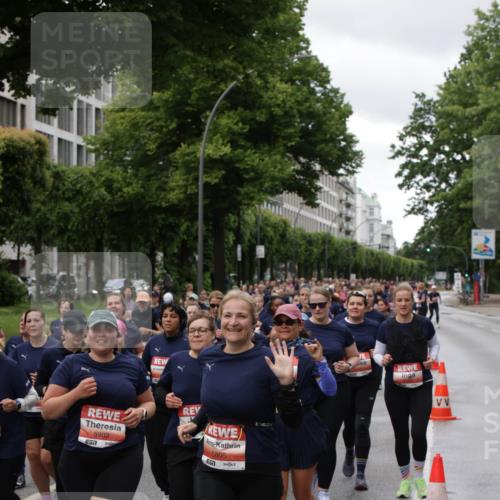 14.06.2026 - REWE Women's Run Jannik Wohlers http://msf.ph/oto/9814681 14.06.2026 10:41:44 Laufen 5903, 657, 5805 meine-sportfotos.de