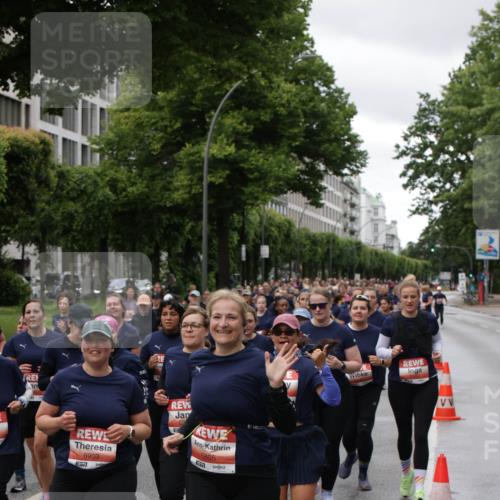 14.06.2026 - REWE Women's Run Jannik Wohlers http://msf.ph/oto/9814683 14.06.2026 10:41:44 Laufen 5903, 657, 5805 meine-sportfotos.de