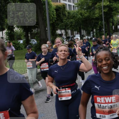 14.06.2026 - REWE Women's Run Jannik Wohlers http://msf.ph/oto/9814732 14.06.2026 10:41:50 Laufen 5312, 577, 5149, 7 meine-sportfotos.de