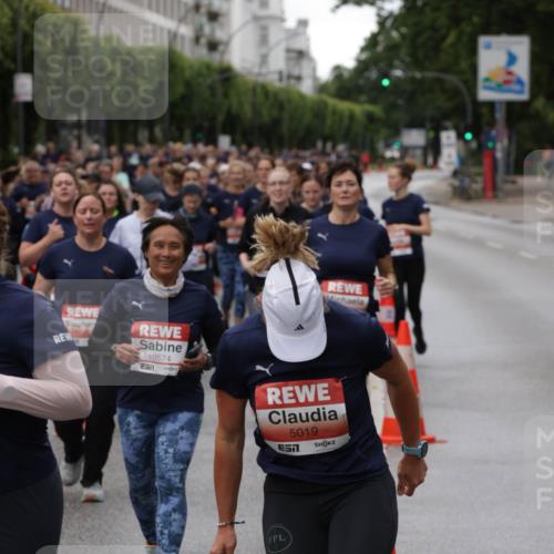 14.06.2026 - REWE Women's Run Jannik Wohlers http://msf.ph/oto/9814780 14.06.2026 10:42:04 Laufen 10574, 7, 5019 meine-sportfotos.de