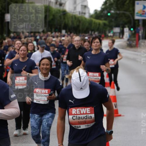 14.06.2026 - REWE Women's Run Jannik Wohlers http://msf.ph/oto/9814782 14.06.2026 10:42:04 Laufen 10574, 7, 5019 meine-sportfotos.de
