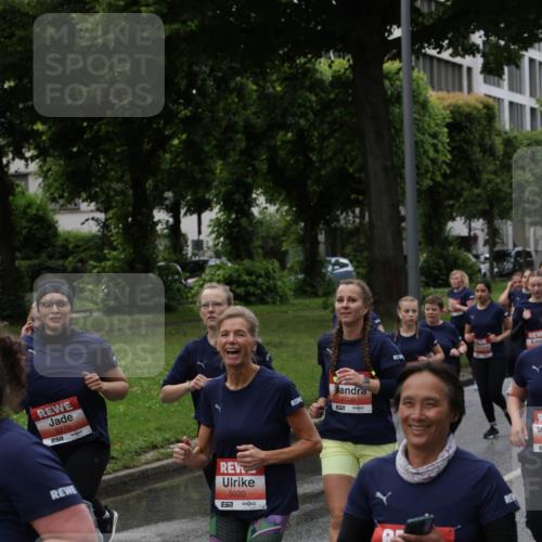 14.06.2026 - REWE Women's Run Jannik Wohlers http://msf.ph/oto/9814804 14.06.2026 10:42:07 Laufen 5279, 5020, 7, 6028, 7, 10574 meine-sportfotos.de