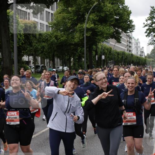 14.06.2026 - REWE Women's Run Jannik Wohlers http://msf.ph/oto/9814816 14.06.2026 10:42:10 Laufen 5256, 657, 5681, 57 meine-sportfotos.de