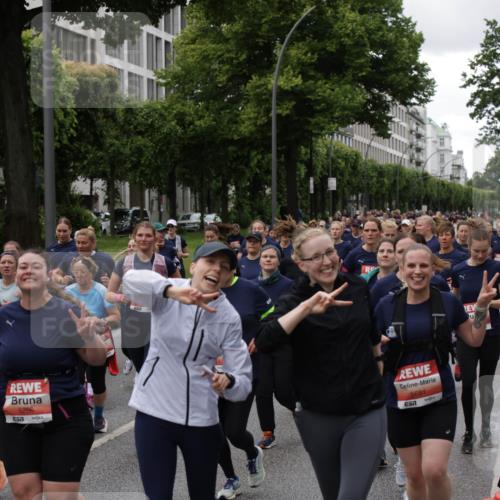 14.06.2026 - REWE Women's Run Jannik Wohlers http://msf.ph/oto/9814818 14.06.2026 10:42:10 Laufen 5256, 657, 5681, 657 meine-sportfotos.de