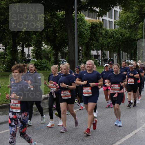 14.06.2026 - REWE Women's Run Jannik Wohlers http://msf.ph/oto/9814828 14.06.2026 10:42:16 Laufen 5016, 57, 5018 meine-sportfotos.de