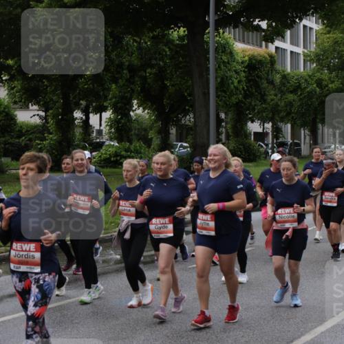 14.06.2026 - REWE Women's Run Jannik Wohlers http://msf.ph/oto/9814834 14.06.2026 10:42:16 Laufen 5016, 5018 meine-sportfotos.de
