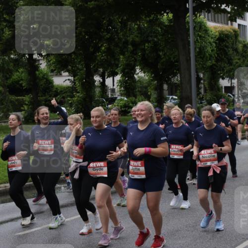 14.06.2026 - REWE Women's Run Jannik Wohlers http://msf.ph/oto/9814836 14.06.2026 10:42:17 Laufen 5018, 7, 5384 meine-sportfotos.de