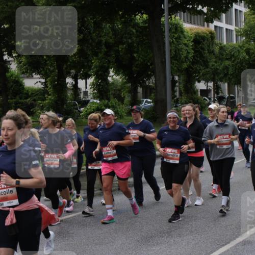 14.06.2026 - REWE Women's Run Jannik Wohlers http://msf.ph/oto/9814857 14.06.2026 10:42:18 Laufen 7, 57, 5856 meine-sportfotos.de