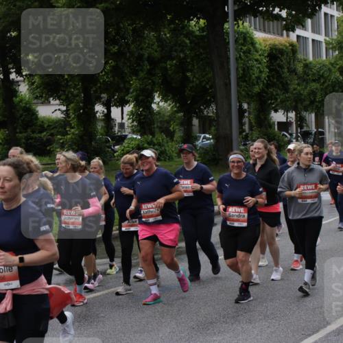 14.06.2026 - REWE Women's Run Jannik Wohlers http://msf.ph/oto/9814858 14.06.2026 10:42:18 Laufen 5859, 7, 5856 meine-sportfotos.de