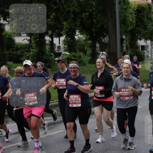 14.06.2026 - REWE Women's Run Jannik Wohlers http://msf.ph/oto/9814859 14.06.2026 10:42:19 Laufen 5197, 5347, 5211, 5348, 5129, 5128 meine-sportfotos.de