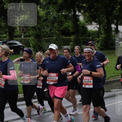 14.06.2026 - REWE Women's Run Jannik Wohlers http://msf.ph/oto/9814876 14.06.2026 10:42:20 Laufen 5926, 57, 5347, 5348, 657, 5722, 5190, 157, 5129 meine-sportfotos.de