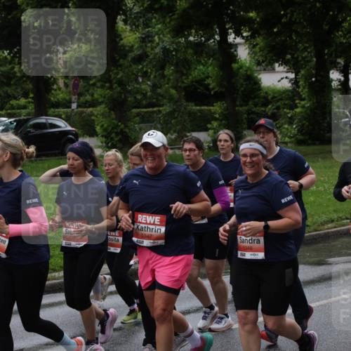 14.06.2026 - REWE Women's Run Jannik Wohlers http://msf.ph/oto/9814877 14.06.2026 10:42:20 Laufen 5926, 5197, 572, 5347, 657, 5348, 5190, 7, 5129, 51 meine-sportfotos.de