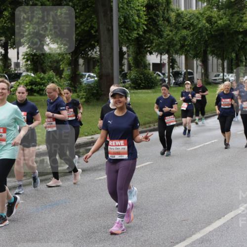14.06.2026 - REWE Women's Run Jannik Wohlers http://msf.ph/oto/9814908 14.06.2026 10:42:26 Laufen 5028, 5252, 57 meine-sportfotos.de